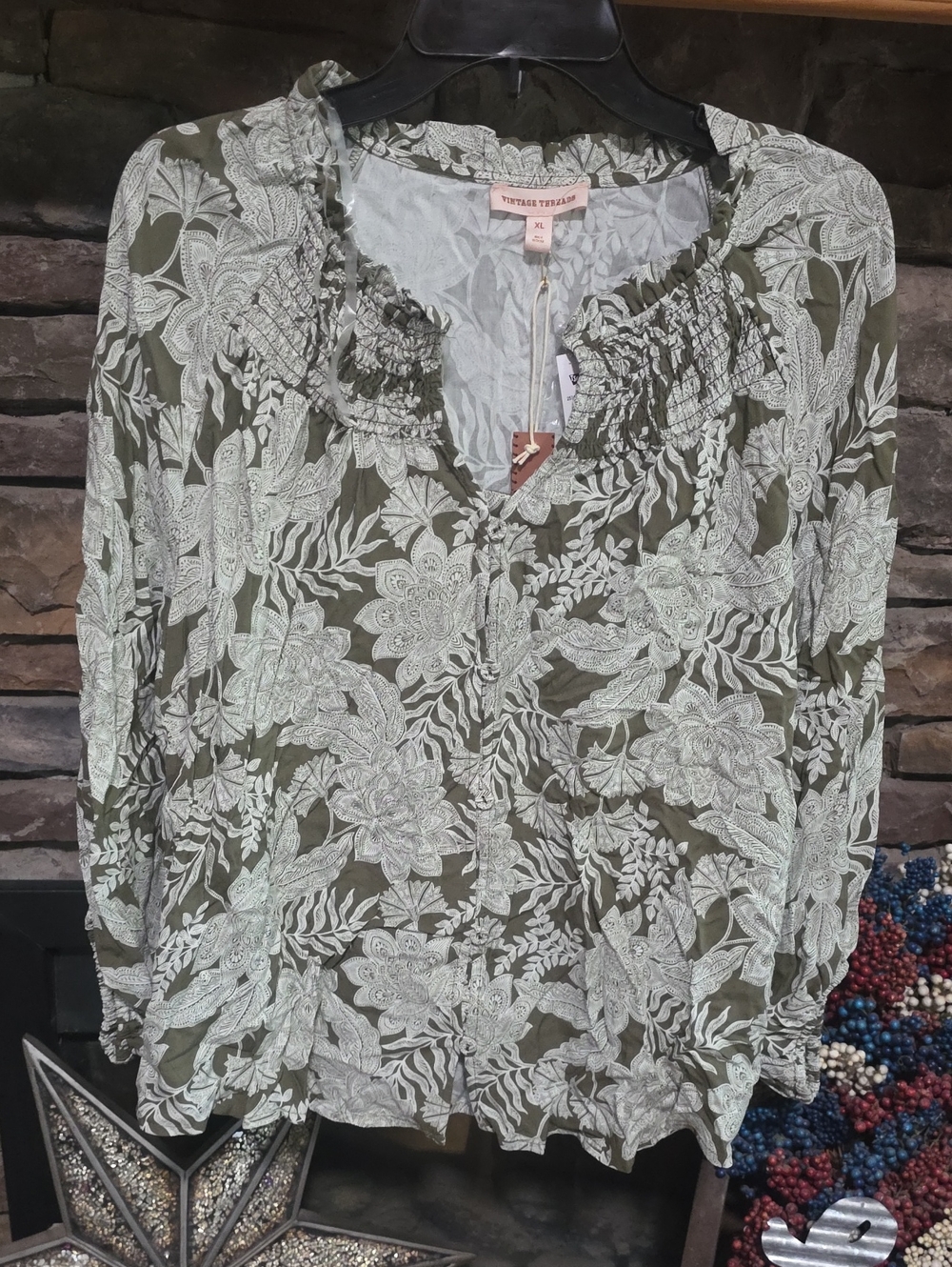 NWT Vintage Threads Floral Button Up Top Sz XL